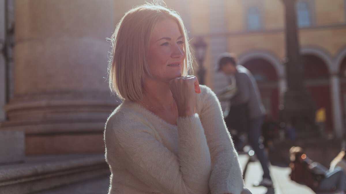 Smoking and Menopause Australia: 5 Ways Cigarettes Are Making Your Symptoms Significantly Worse 1 smoking and menopause Australia hot flushes early menopause symptoms