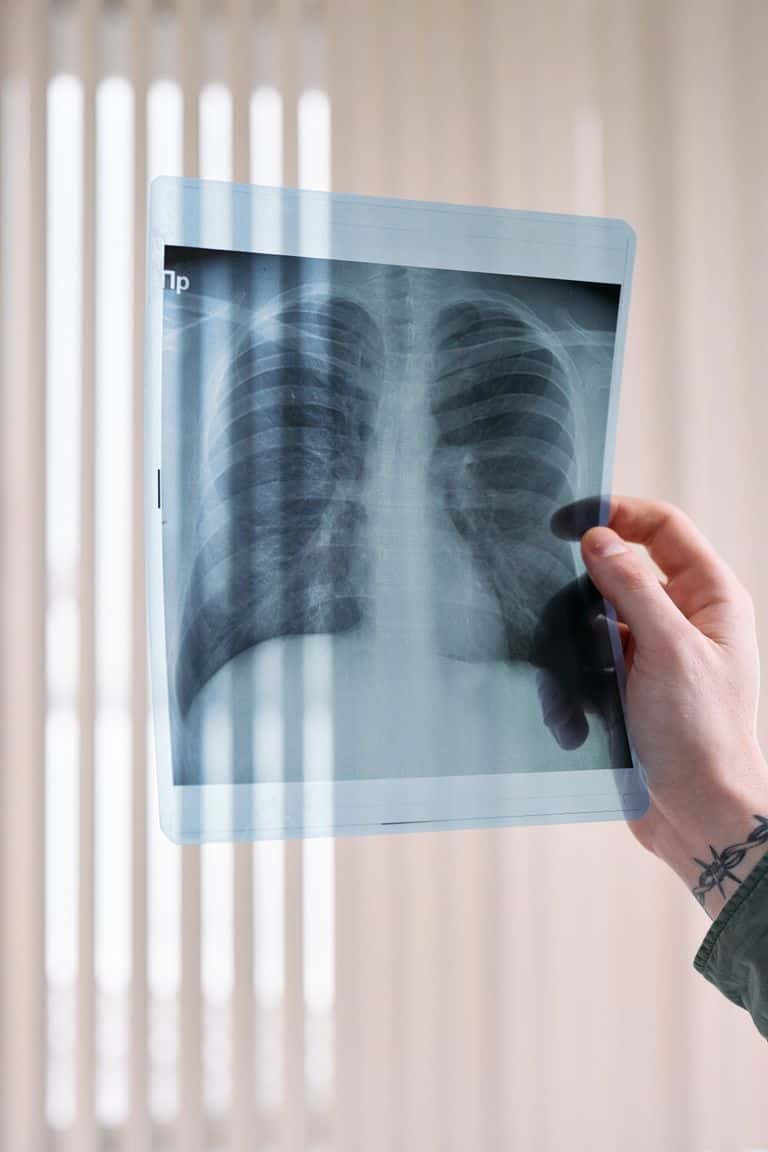 Smoking and COPD Australia: 5 Deadly Warning Signs Smokers Ignore Until It's Too Late 5 smoking and COPD Australia permanent lung damage warning signs